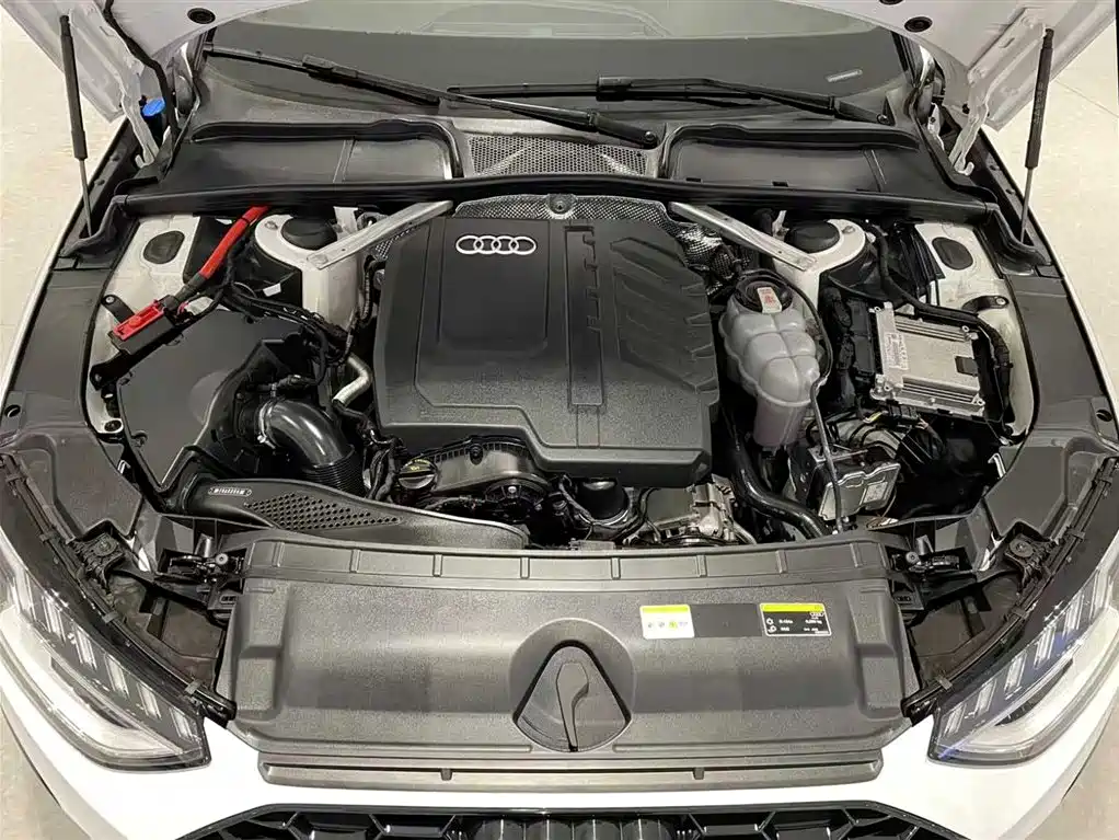 Audi A4L 2023 40 TFSI Luxury Dynamic Edition