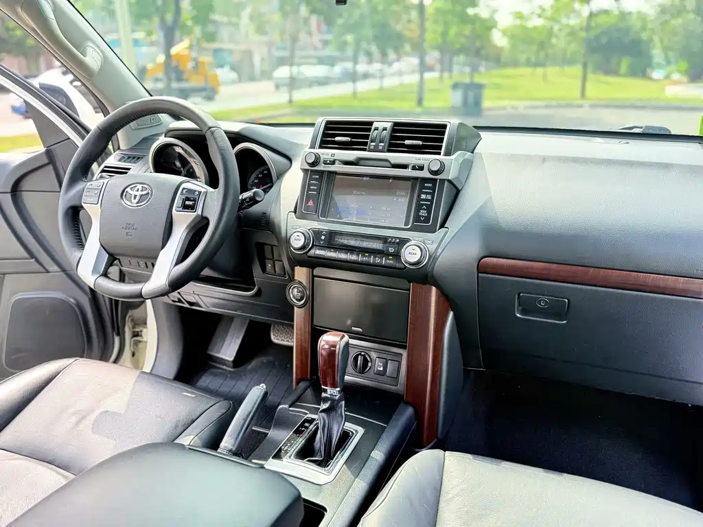 Prado 2016 3.5L Automatic TX-L NAVI