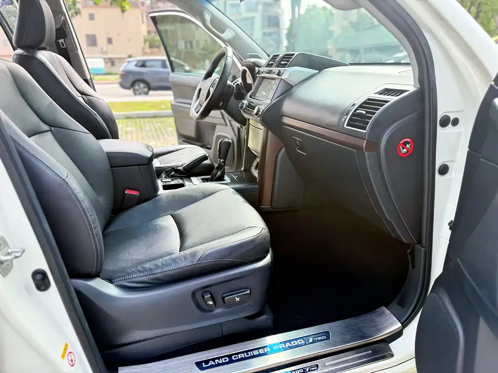 Prado 2016 3.5L Automatic TX-L NAVI