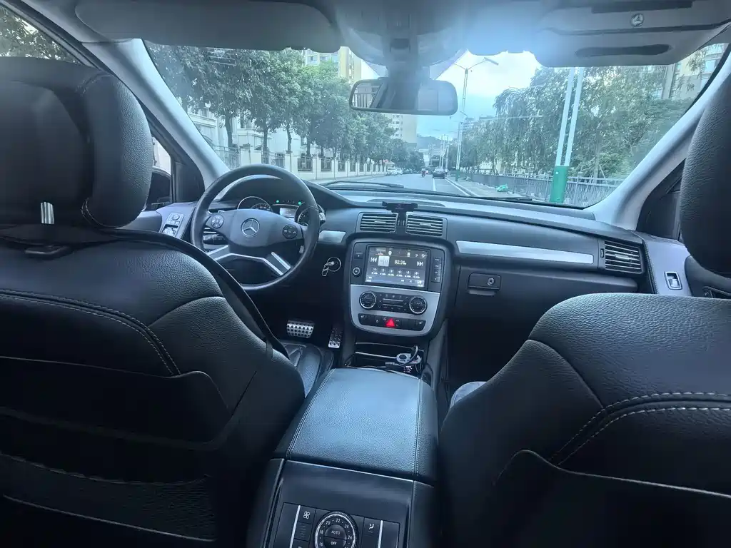 Mercedes R-Class 2015 R 320 4MATIC Luxury Edition