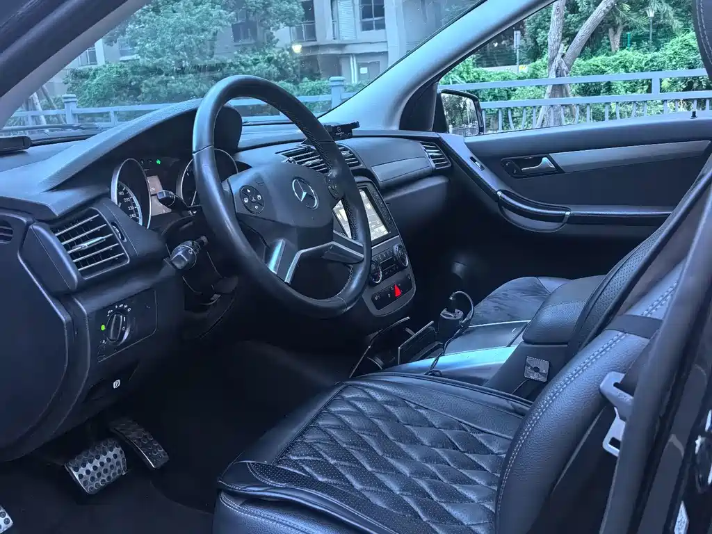 Mercedes R-Class 2015 R 320 4MATIC Luxury Edition