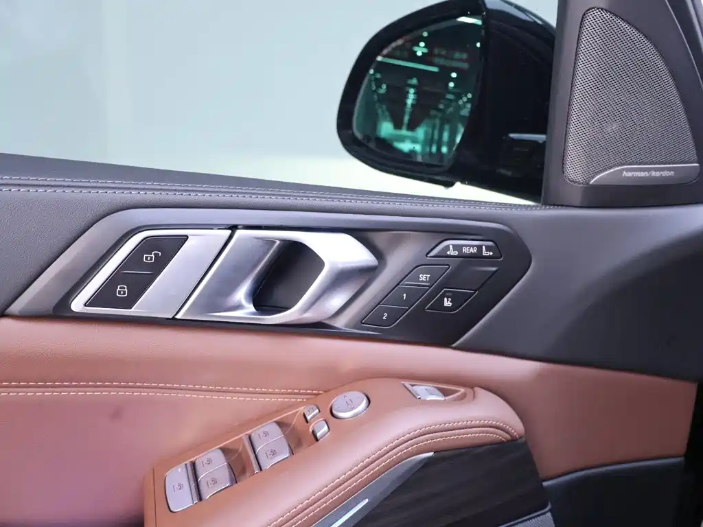 BMW X7 2023 xDrive40i Leading Luxury Package