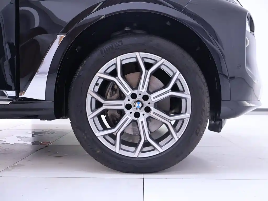 BMW X7 2023 xDrive40i Leading Luxury Package