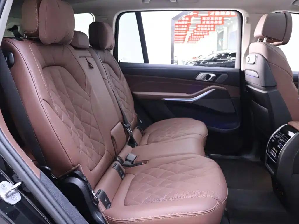 BMW X7 2023 xDrive40i Leading Luxury Package