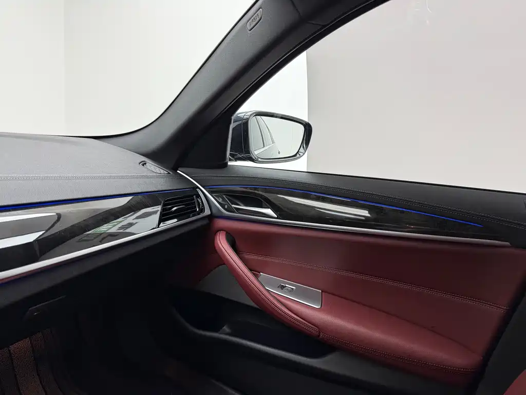 BMW 5 Series 2022 Model (Facelift 2) 525Li M Sport Package