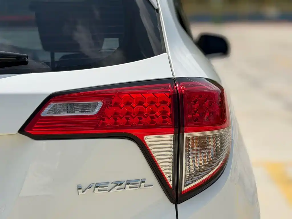 Vezel 2022 1.5L CVT Elite Smart Enjoy Edition