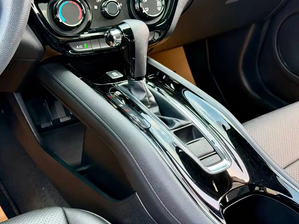 Vezel 2022 1.5L CVT Elite Smart Enjoy Edition