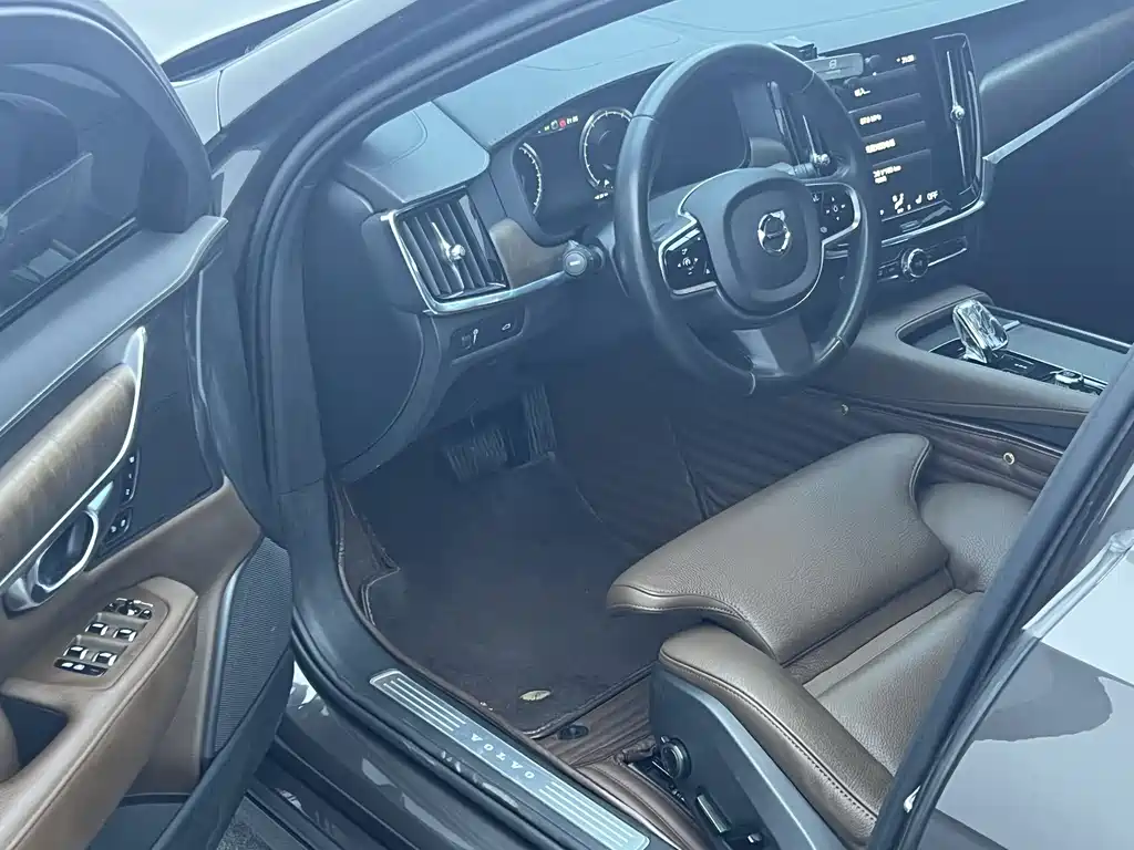 Volvo S90 2021 B5 Intelligent Distance Luxury Edition