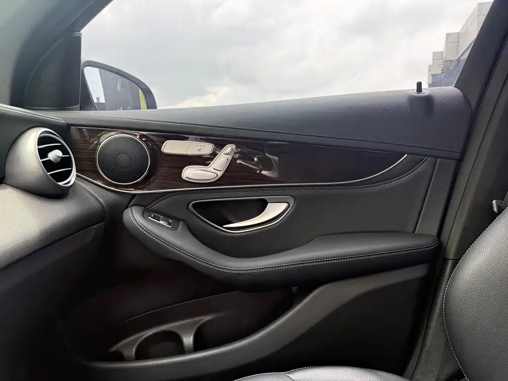 Mercedes GLC 2017 GLC 260 4MATIC Luxury Edition