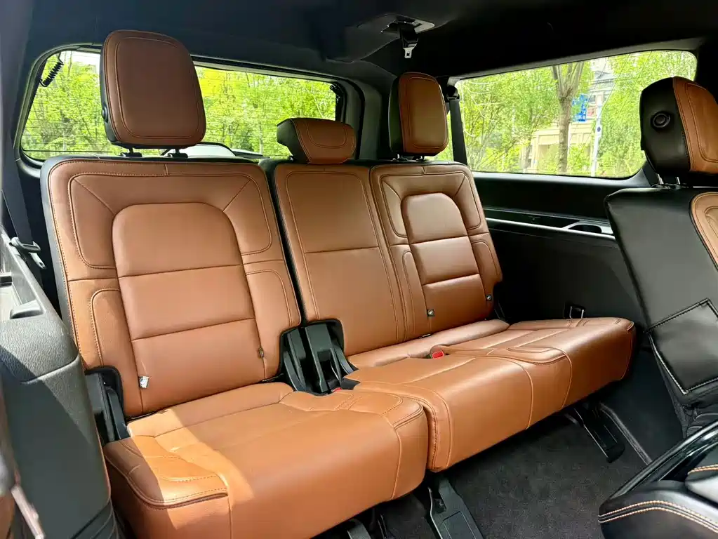 Navigator 2020 3.5T Long Axle Presidential Edition