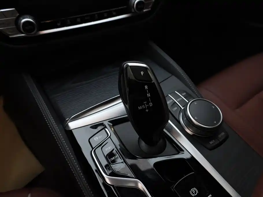 BMW 5 Series 2022 Model Refresh 530Li Leading Edition M Sport Package
