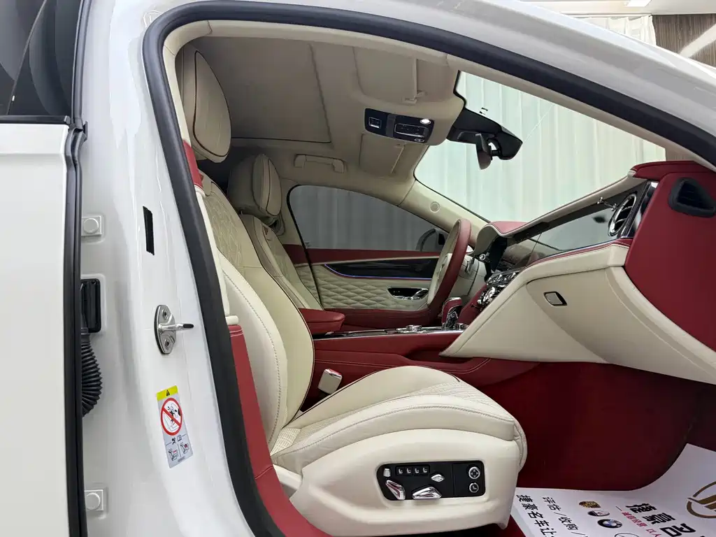 Flynn 2022 Model 4.0T V8 Mulliner
