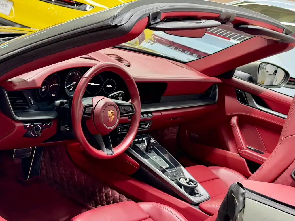 Porsche 911 Carrera Cabriolet 3.0T 2020 Model