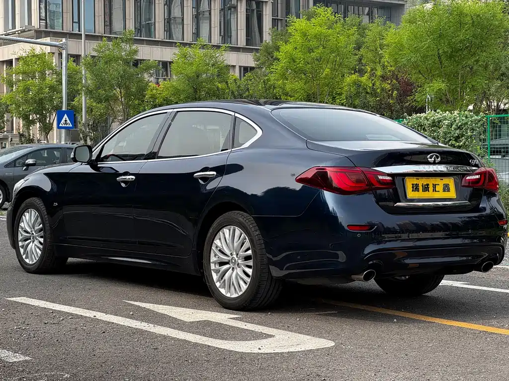Infiniti Q70L 2017款 2.5L Enjoy Edition