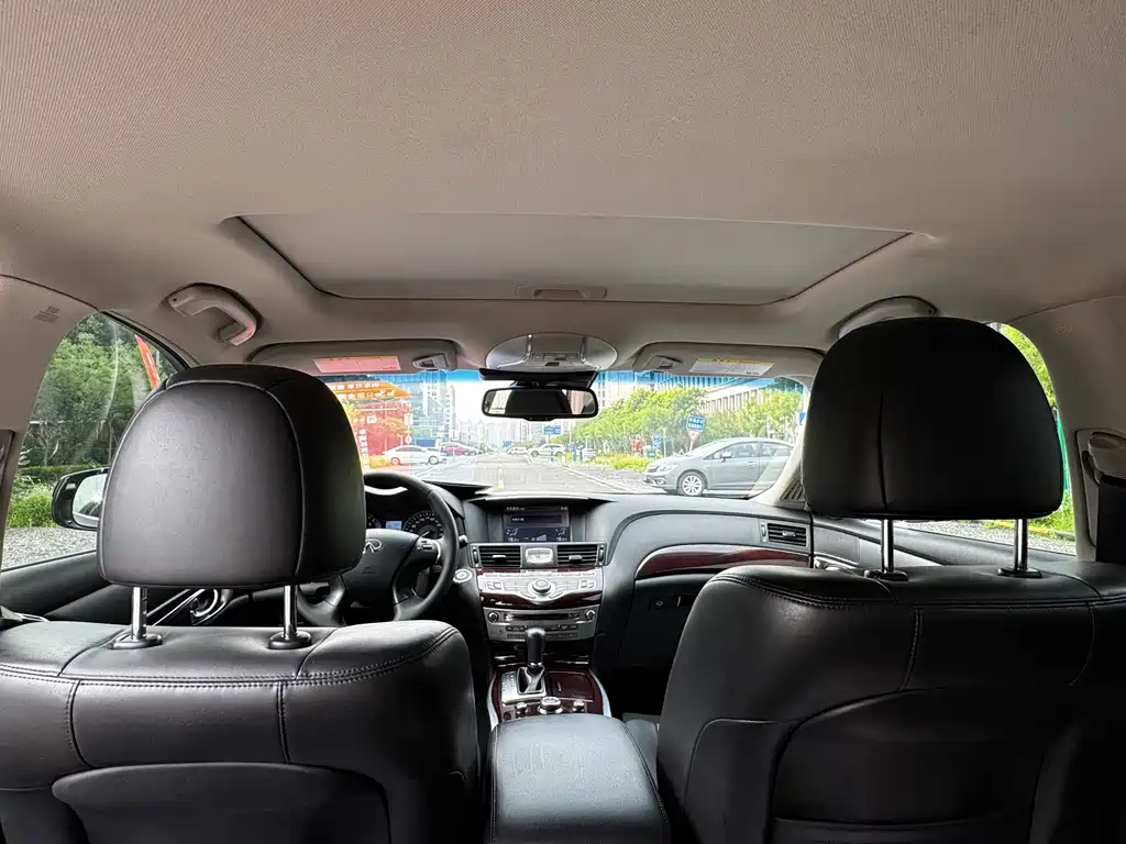 Infiniti Q70L 2017款 2.5L Enjoy Edition