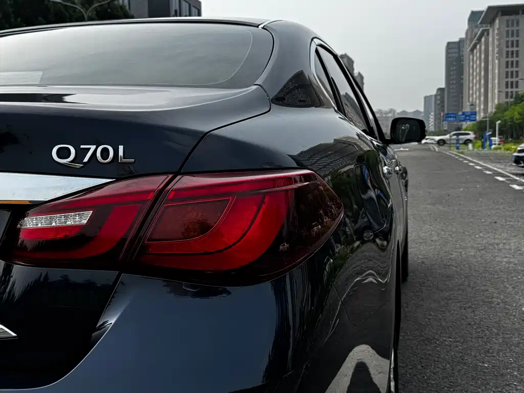Infiniti Q70L 2017款 2.5L Enjoy Edition