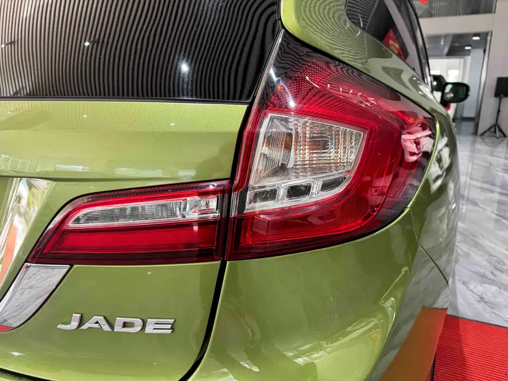 Jade 2016 1.8L Automatic Comfort Elite Edition 5-seat