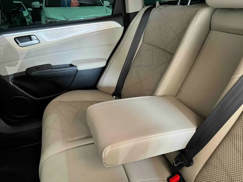 Jade 2016 1.8L Automatic Comfort Elite Edition 5-seat