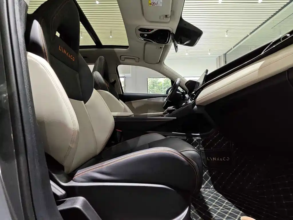 LEON 06 EM-P 2022 Model PHEV 84KM Range Pro