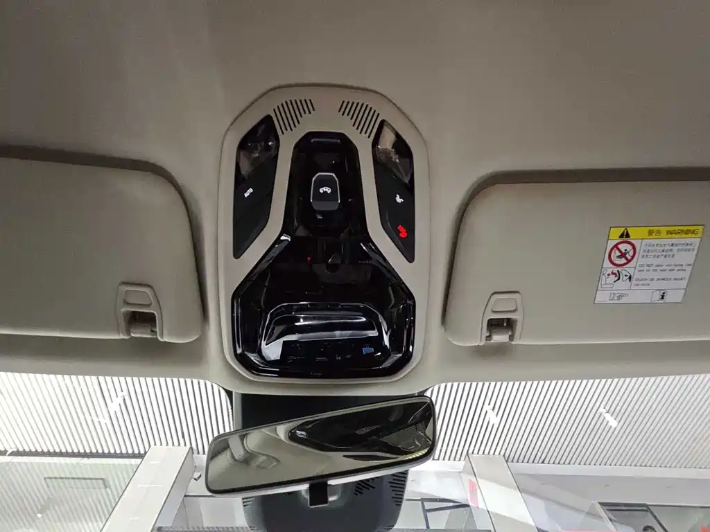 LEON 06 EM-P 2022 Model PHEV 84KM Range Pro