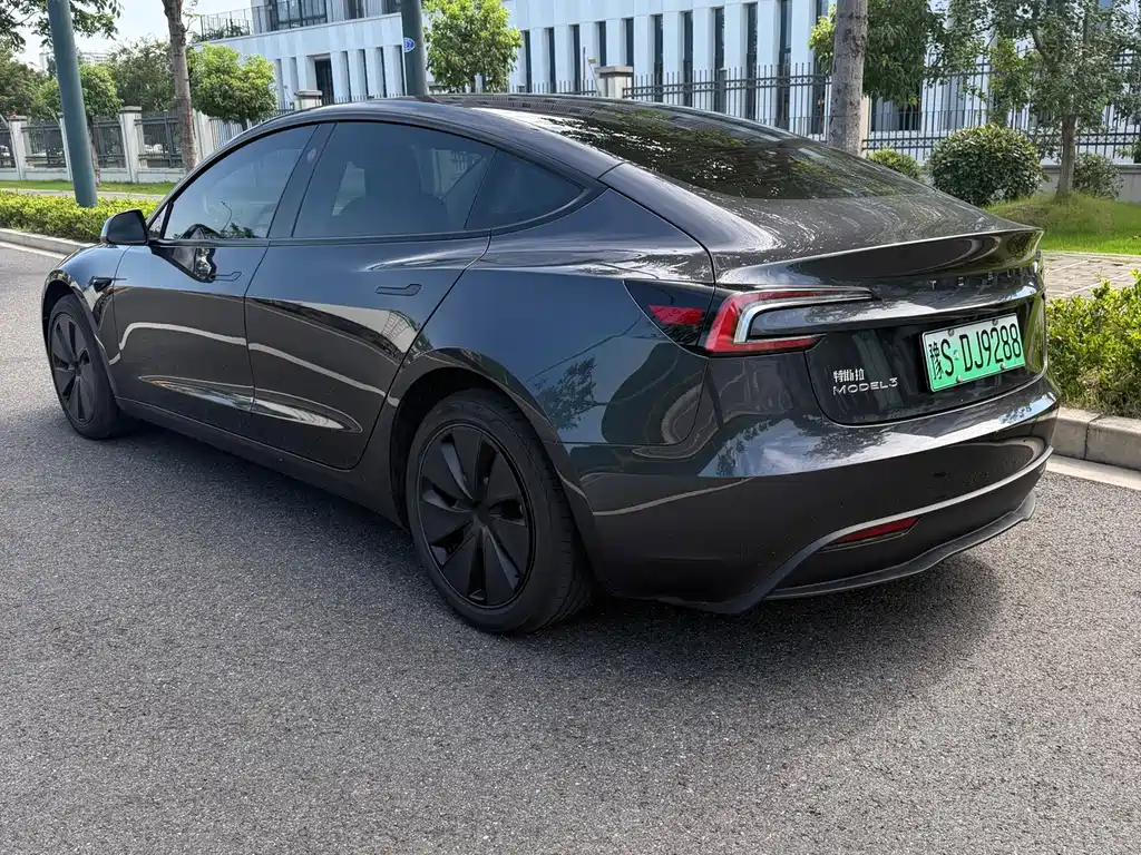 Model 3 2025 Rear-Wheel Drive Edition