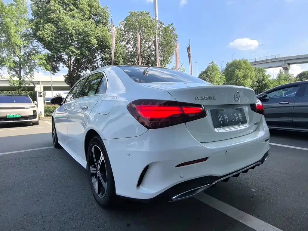 Mercedes-Benz A-Class 2024 A 200 L Fashion Edition