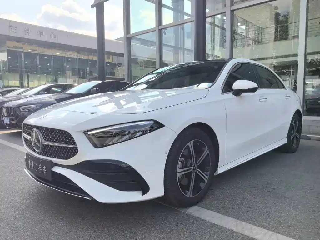 Mercedes-Benz A-Class 2024 A 200 L Fashion Edition