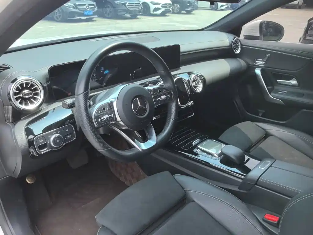 Mercedes A 200 L Sport Sedan Fashion Edition 2022 Model
