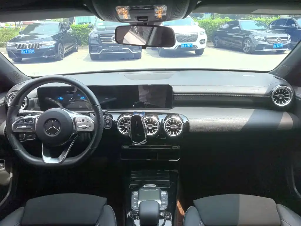 Mercedes A 200 L Sport Sedan Fashion Edition 2022 Model