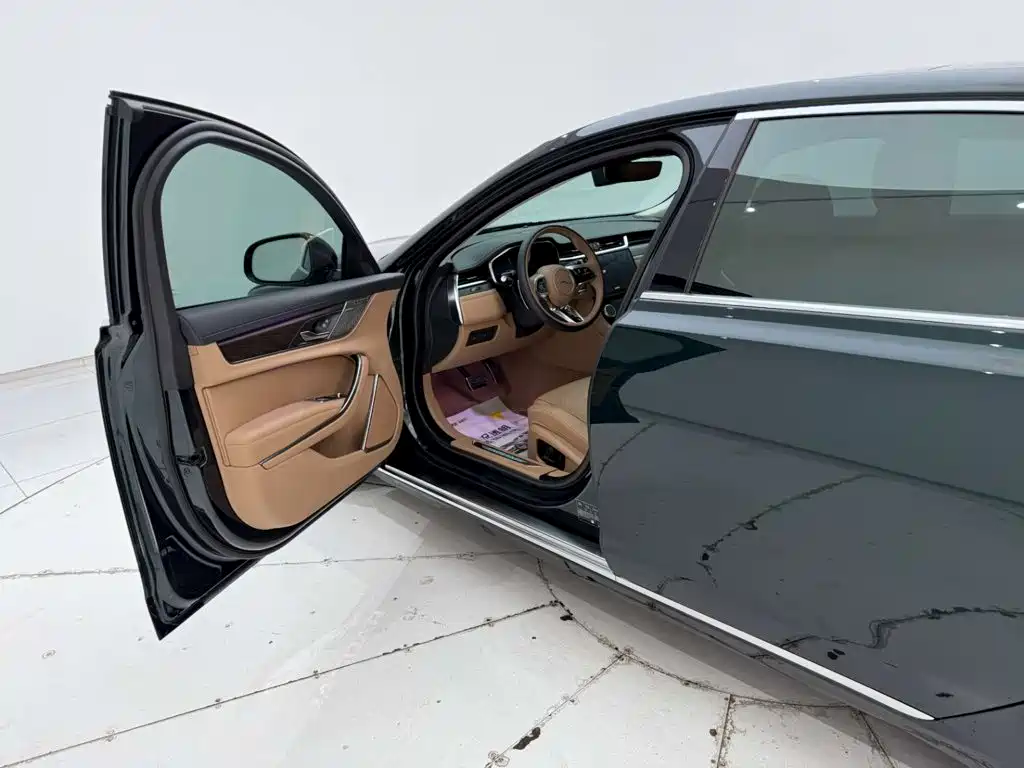 Jaguar XFL 2025 2.0T P250 2WD Premium Luxury Edition