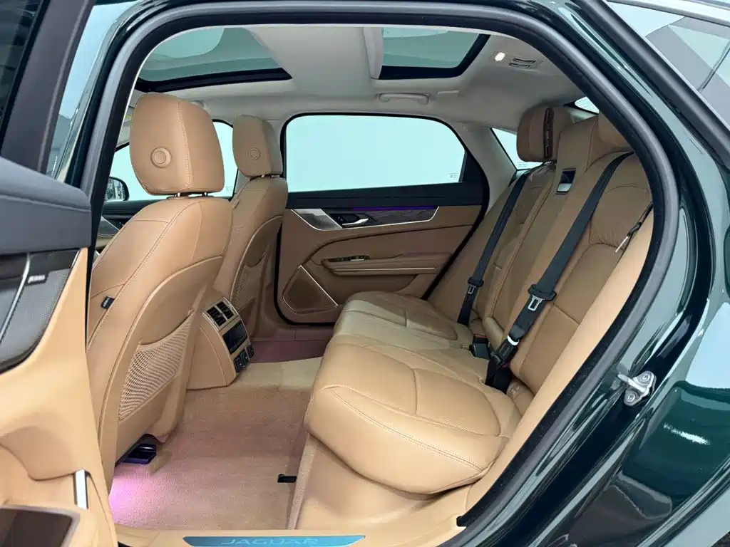 Jaguar XFL 2025 2.0T P250 2WD Premium Luxury Edition