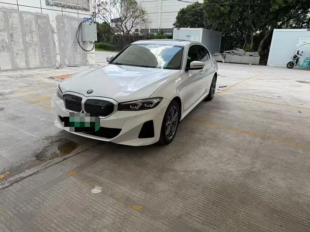 BMW i3 2022 eDrive 35 L