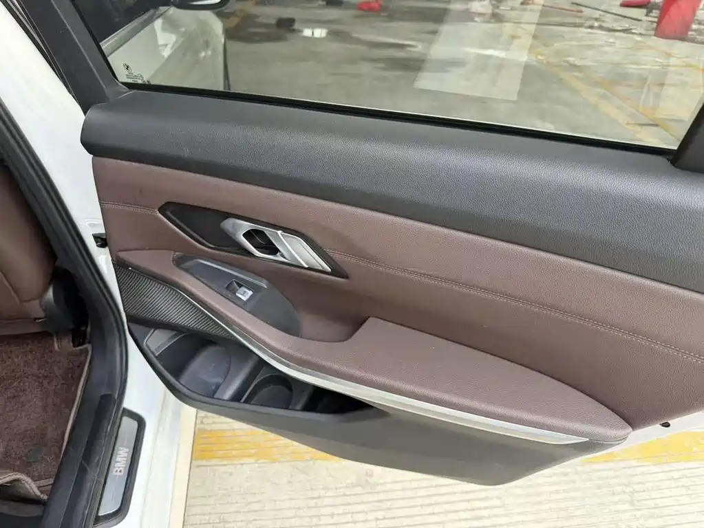 BMW i3 2022 eDrive 35 L