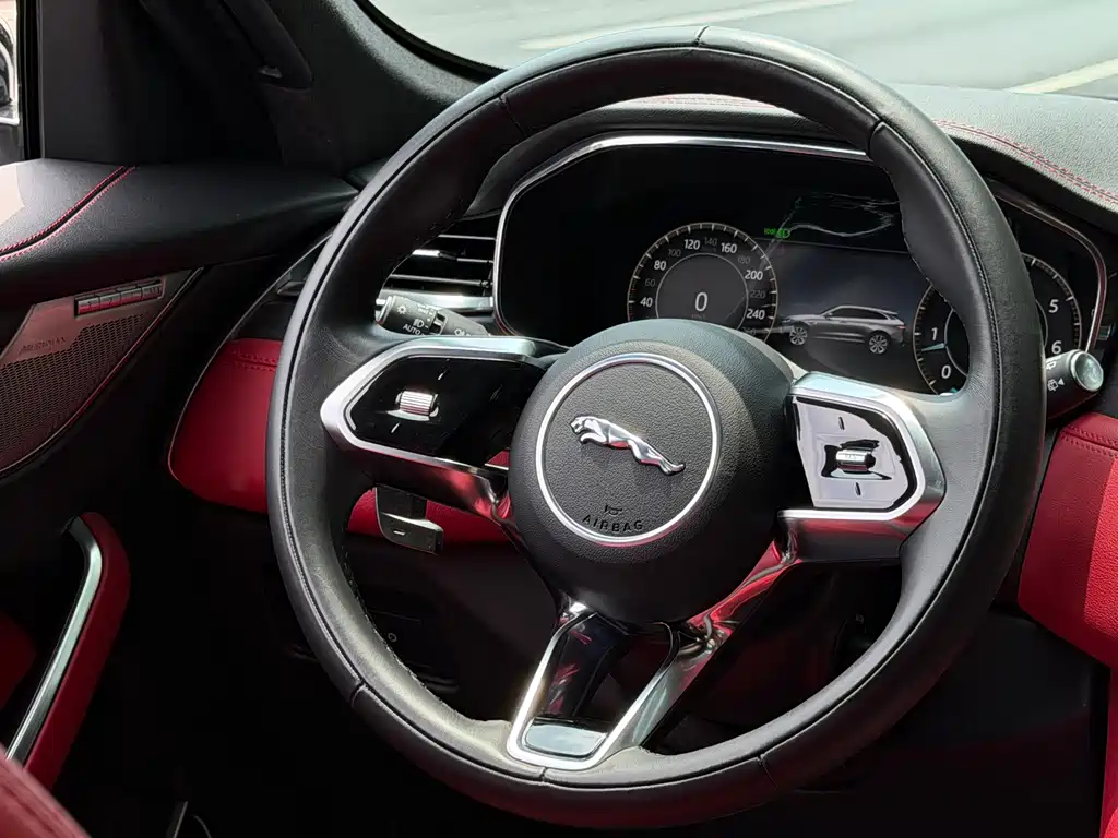 Jaguar F-PACE 2024 P250 R-Dynamic HSE