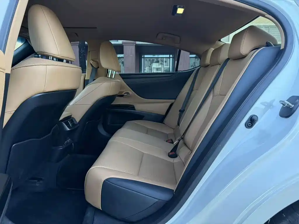 Lexus ES 2024 200 Prestige Edition