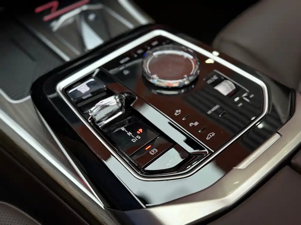 BMW 7 Series 2023 735Li M Sport Package