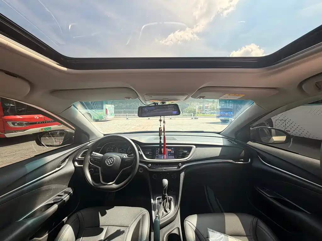 La Crosse 2021 1.5L Automatic Elite Edition