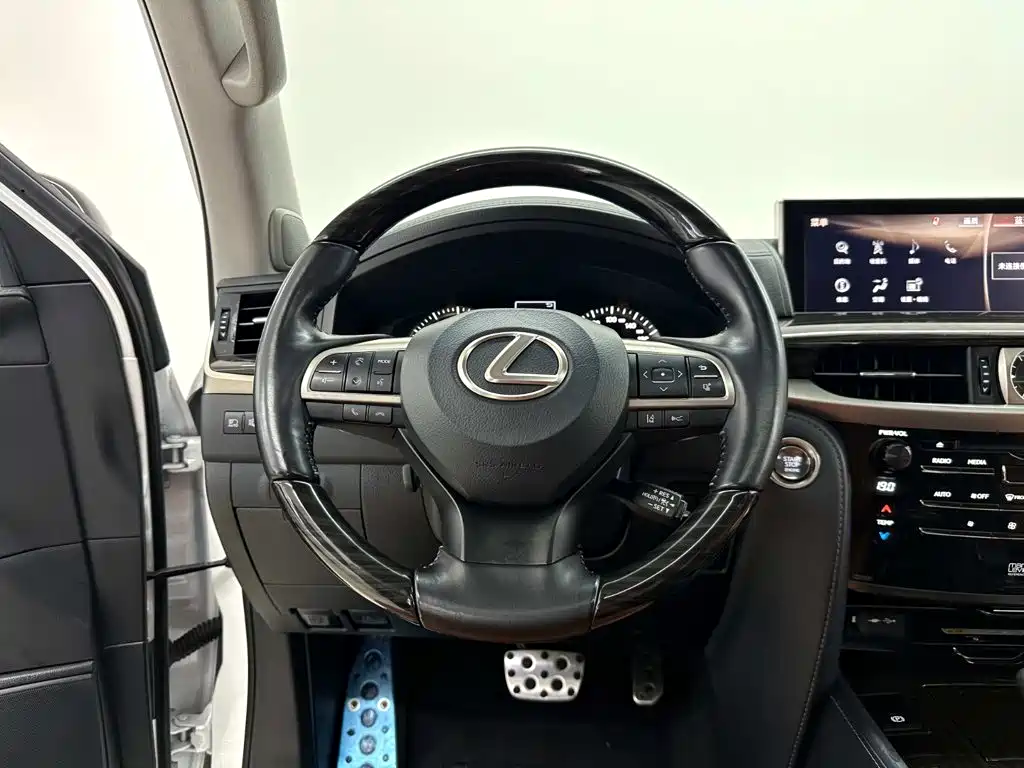 Lexus LX 2019 570 Peak Special Edition
