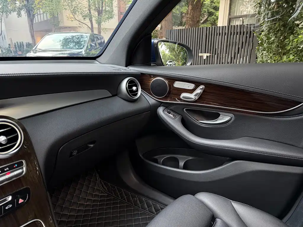 Mercedes-Benz GLC 2019 GLC 260 4MATIC Dynamic Edition