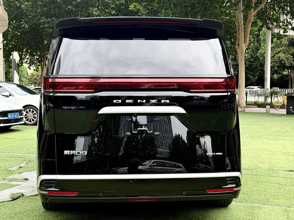 Tengri D9 2024 Model DM-i 980 All-wheel Drive Prestige Edition