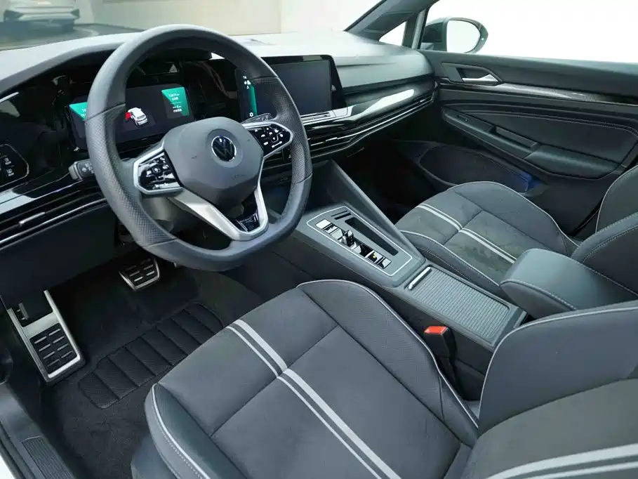 Golf 2024 280 TSI DSG R-Line 50th Anniversary Edition
