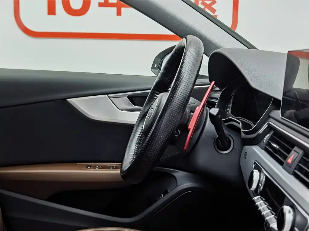 Audi A4L 2019 40 TFSI Fashion Edition National VI