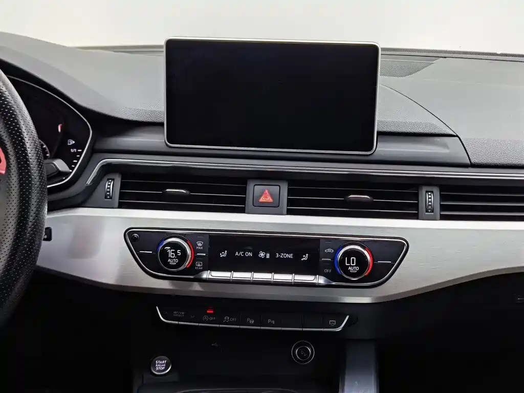Audi A4L 2019 40 TFSI Fashion Edition National VI