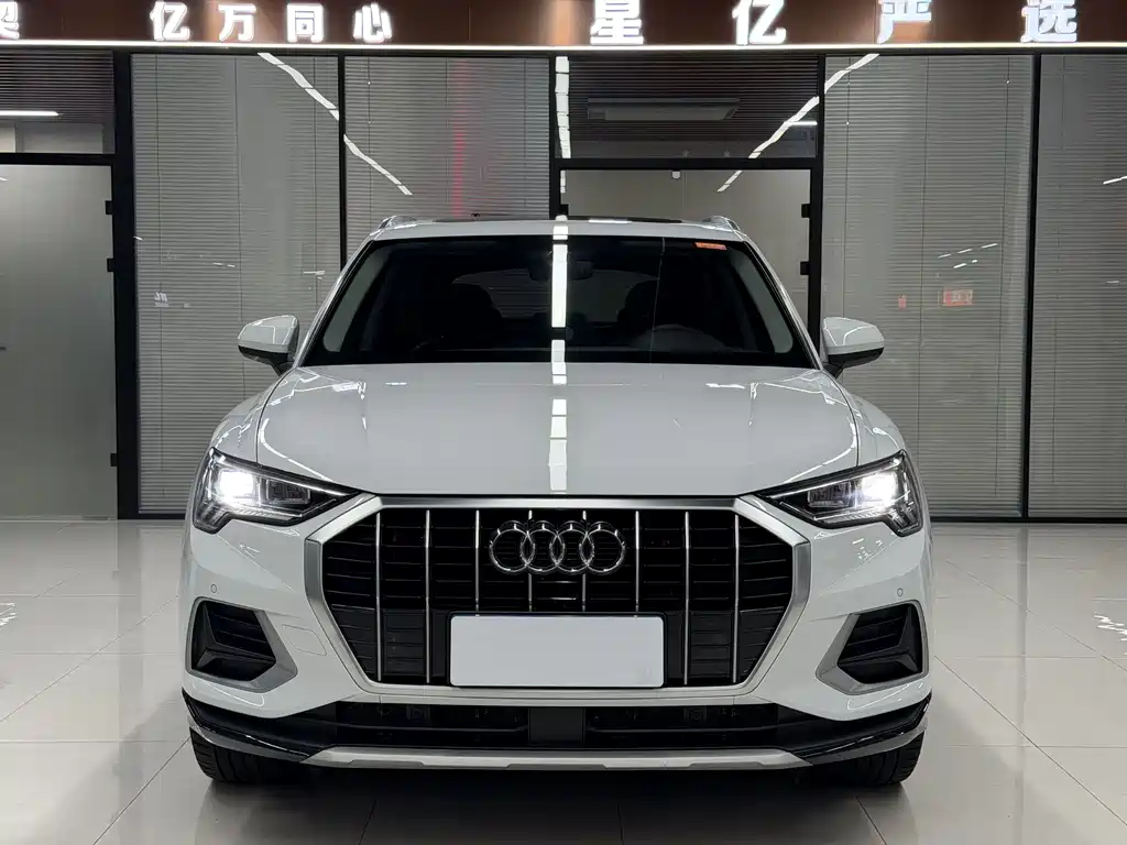 Audi Q3 2022 35 TFSI Fashion Elegance Edition