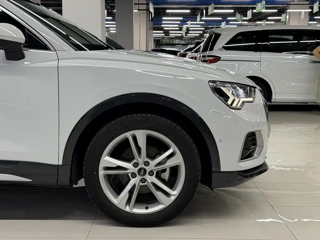 Audi Q3 2022 35 TFSI Fashion Elegance Edition