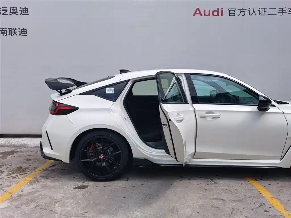 Type R 2023 Import