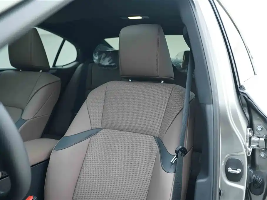 Lexus ES 2025 200 Prestige Edition