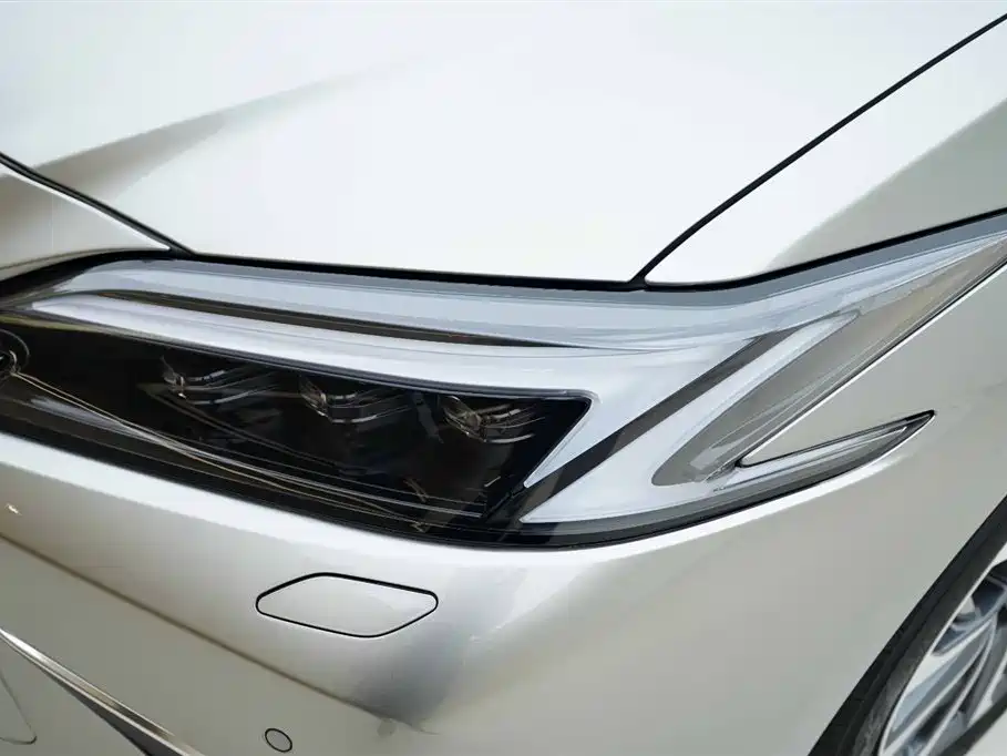Lexus ES 2025 200 Prestige Edition
