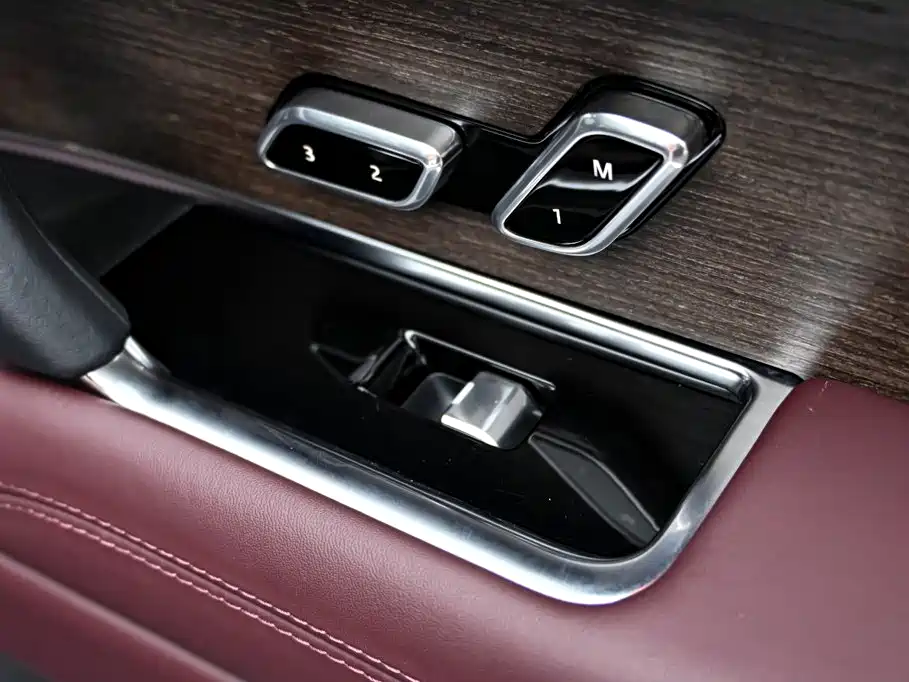 Range Rover 2025 Model 3.0T Export Edition