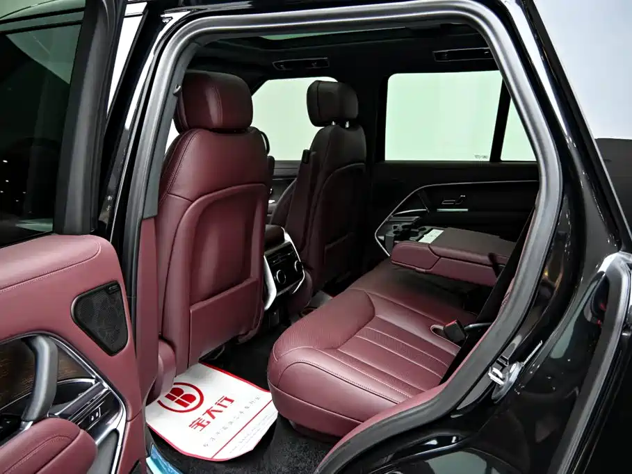 Range Rover 2025 Model 3.0T Export Edition